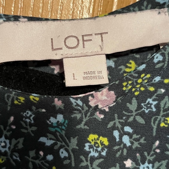 Ditsy Bloom Draped Sleeve Top - Picture 4 of 8